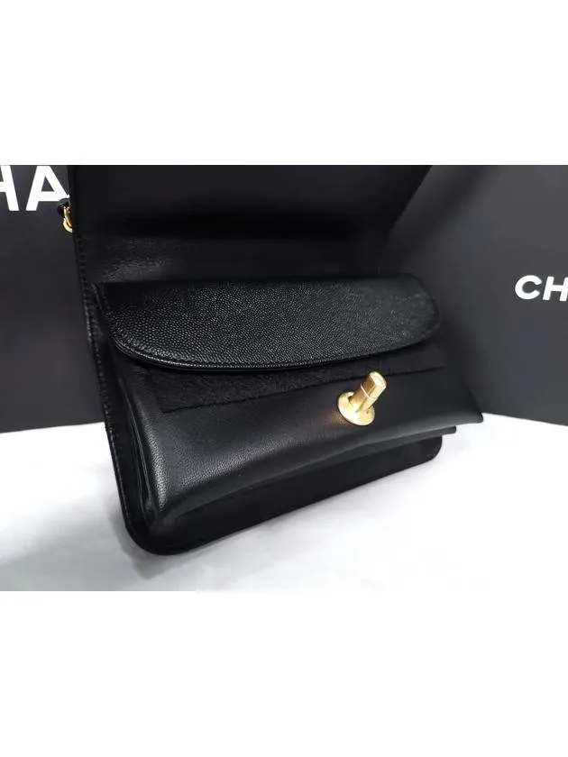 Calfskin Gold Flap Black 5-star customer support Hardware Bag WoMen's Cross CC Logo Vast range Chanel Grained