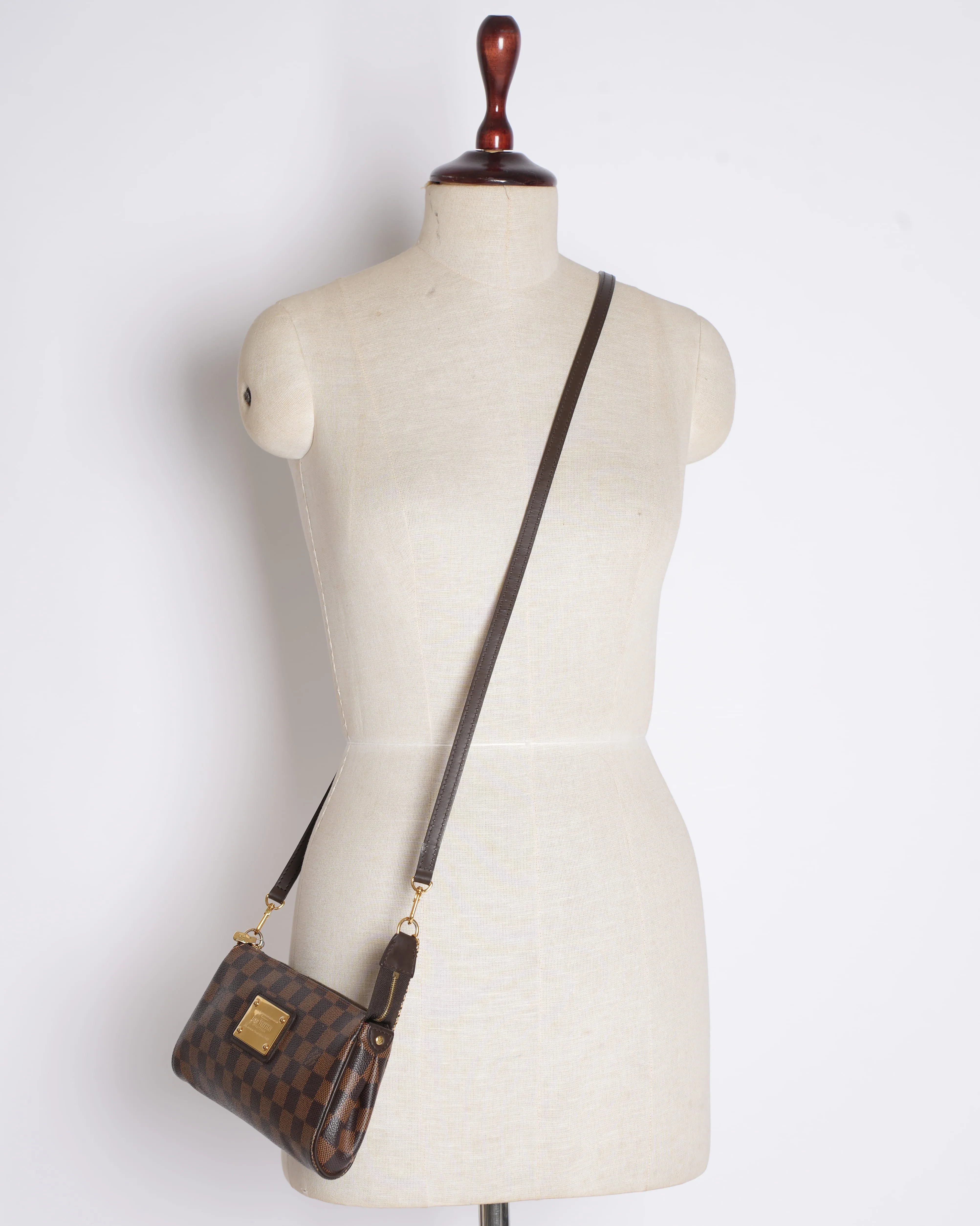 Louis Vuitton Eva Damier Bag