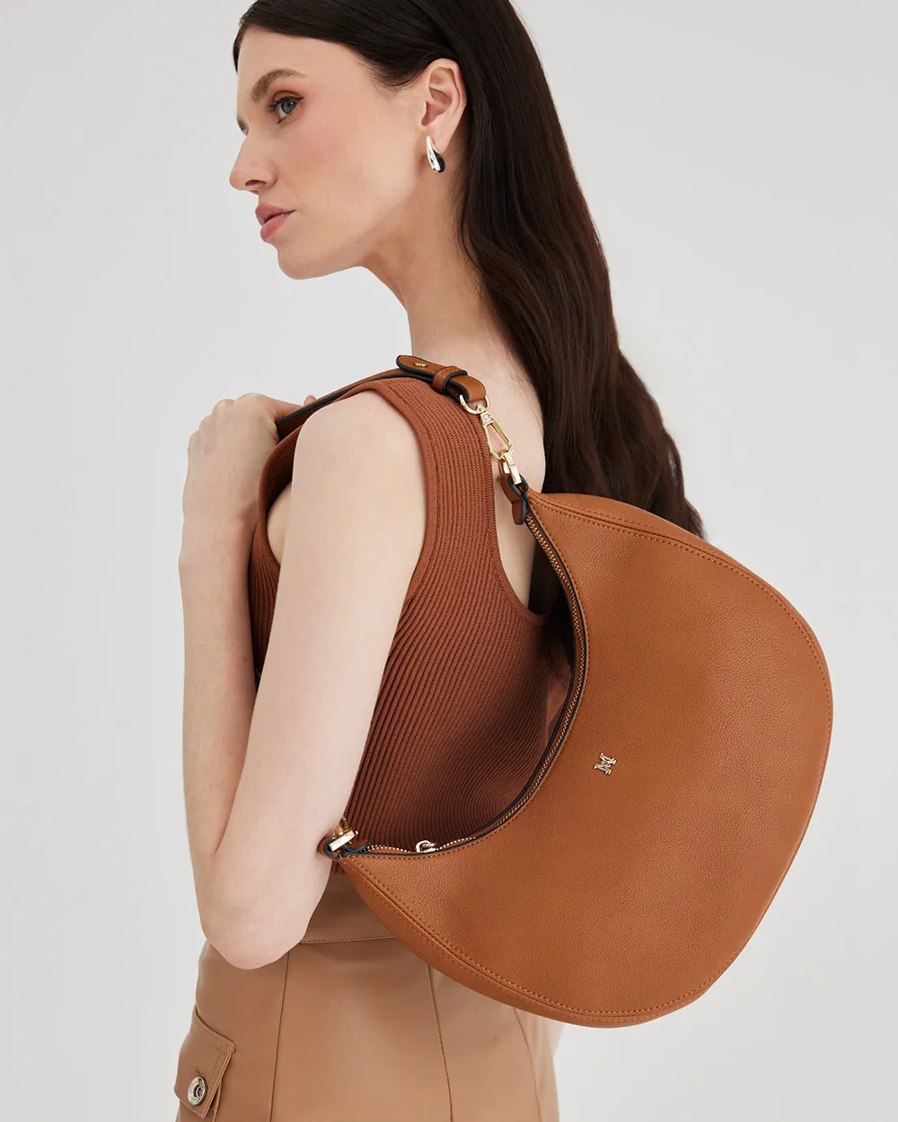 Pia Cresent Shoulder Bag with Crossbody Strap   Chunky Chain Strap