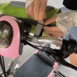 RoyaleGlow Multifunctional Touchscreen Handlebar Bag