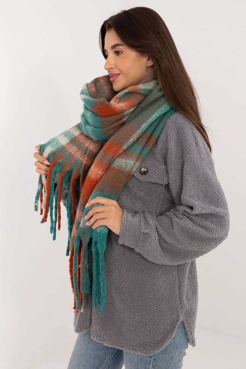 Shawl model 203170 AT