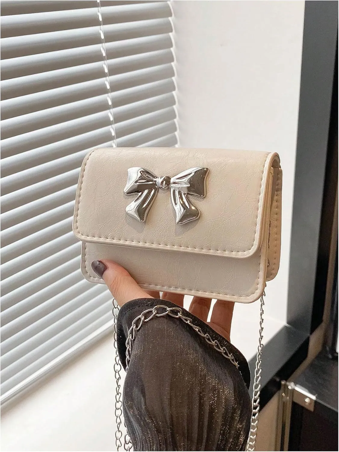 Women' Bowknot Mini Flap Handbag Chain Strap Mini Square Bag Cute Crossbody Purse